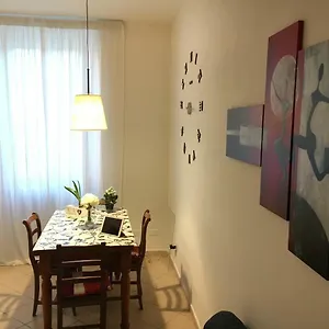 Apartment New Alex Home. Al Teatro. Livorno