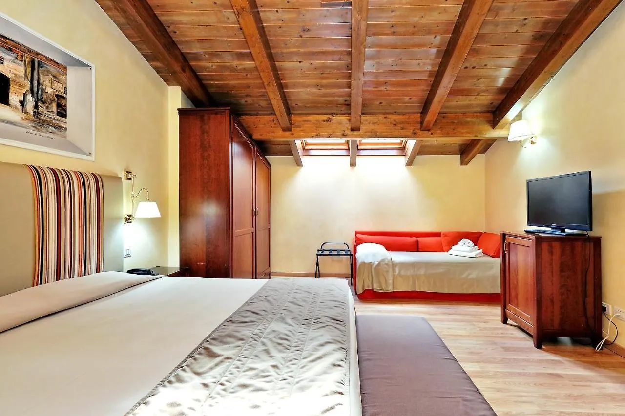 Hotel Camelia Roma 3*,  Italia